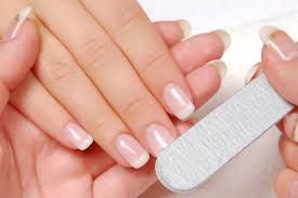 Uñas quebradizas: cómo mantenerlas saludables y cuándo muestran un problema  de salud