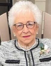 Gretchen Courtney's Instagram, Twitter & Facebook