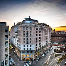 Where our friendly staff is skillfully trained to satisfy your culinary needs. Hotel Hotel The Square Milano Duomo Mailand Trivago De