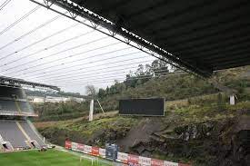 Stadion yang terletak di braga, portugal ini dibangun oleh arsitektur eduardo souto de moura pada stadion ini menjadi kandang dari klub portugal, sporting braga yang saat ini berlaga di liga eropa. Stadion Braga Bild Von Estadio Municipal De Braga Braga Tripadvisor