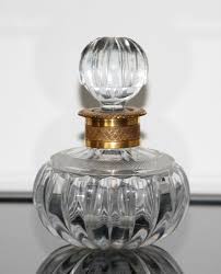 Ancien Flacon A Parfum Epoque Charles X Baccarat Cristal Et Bronze Cisele Flacons Flacons De Parfum Parfum