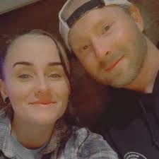 Ashley Lott's Instagram, Twitter & Facebook