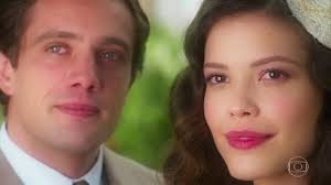 Danilo (Rafael Cardoso) e Julia (Vitória Strada) namoram, em 'Espelho da  Vida'