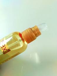 You may have noticed that we haven't covered a lot of hair products in our posts, but that's because when it comes to hair, we believe simple natural treatments work best. Streax Hair Serum With Walnut Oil Review
