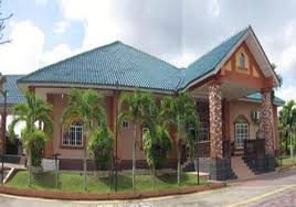 Rumah sebuah, rumah berkembar, blok rumah teres, blok rumah kedai, blok apartmen/kondominium, blok rumah buruh, kilang dan sebagainya. E Glosaritk