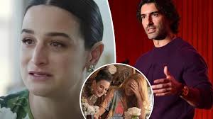 Everything To Know About Netflix's 'Apple Cider Vinegar,' Which Tells the  Riveting True Story of Scammer Belle Gibson