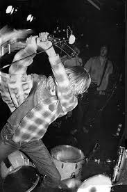 Kurt Cobain Guitar Smash Cobain Guitar In 2020 Nirvana Kurt Kurt Cobain Nirvana Kurt Cobain