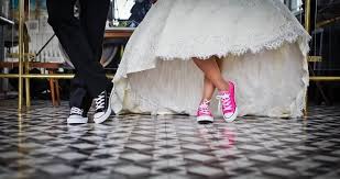 Die meisten buchungen mit einem dj für eine hochzeitsfeier starten am späten nachmittag, nach dem kaffee und kuchen und nach der eventuellen brautentführung mit dem wein. 8 Tipps Fur Den Perfekten Ablauf Der Hochzeit Hochzeitskiste