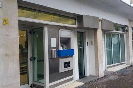 Gli sportelli ubi banca che passano a intesa in città, a bergamo, il cambiamento riguarda soltanto quattro filiali, quella centralissima di piazza vittorio veneto e quelle di piazzale repubblica, via querena e via stezzano (al. Intesa Sanpaolo Filiale Chiusa Bolzano Alto Adige