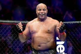 Daniel cormier is the former ufc heavyweight champion. Daniel Cormier Considered Ufc Comeback To Steal Light Heavyweight Title From Jan Blachowicz Mmamania Com