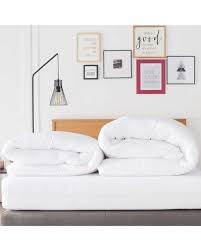 La couette 4 saisons se compose de deux couettes : Couette 140x200 Couette 4 Saisons