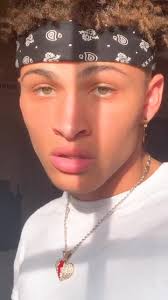 Carlos Howell (carloshowell75)