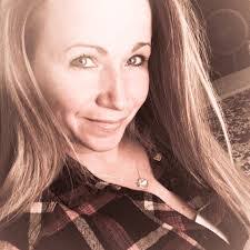 Sonya Reeves's Instagram, Twitter & Facebook