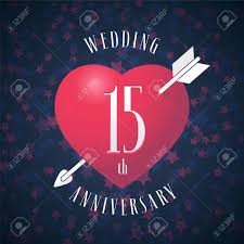 Bodas de cristal é a comemoração dos 15 anos de casamento. 15 Anos De Aniversario De Estar Casado Icono De Vector Logotipo Elemento De Diseno Grafico Con Corazon De Color Rojo Y Flecha Para La Decoracion De La Boda Del 15 Aniversario Ilustraciones