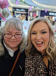 So last night I had the pleasure of opening a brand new Kiosk in  Newcastle's Eldon Square in my capacity as @avon_uk 's Chief Inspiration  Officer. This year Avon have widened their