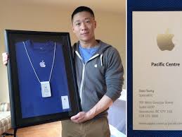 You may buy this app as a backup, but it will become your primary tool. Former Apple Employee Sam Sung Auctioning Business Card And Uniform For Charity Macrumors