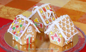 Maison De Noel En Pate Sablee Recette Gabarit Et Tuto Mes Petits Bonheurs Maison De Noel Pate Sablee Sables