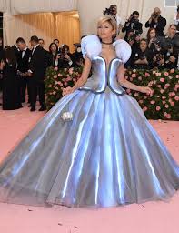 Check spelling or type a new query. Zendaya Dressed As Cinderella At The 2019 Met Gala In Light Up Dress