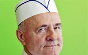 Réélection houleuse à la Fédé