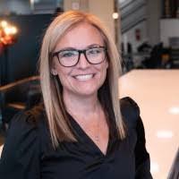 Beth Trimmer's Instagram, Twitter & Facebook