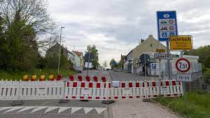 Fransa'nın alsas ve strasbourg bölgesinde satışı yasak olan havai fişek ve benzer patlayıcıları almanya'dan kaçak fransa'ya geçirenleri para cezasıyla beraber hapis cezası bekliyor. Almanya Fransa Sinirinda Salgin Kontrollerini Sikilastiriyor Son Dakika Haberleri