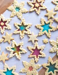 Buntglas Platzchen Stained Glass Cookies Murbeteig Platzchen Bunte Glaser Murbeteig Weihnachten Rezepte