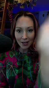 Alison Packard's Instagram, Twitter & Facebook