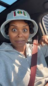 Afternoon TSA for my ladies: Peri, if you want us to just be crazy, just  say that 😩 Anybody else? #tabithabrown #perimenopause