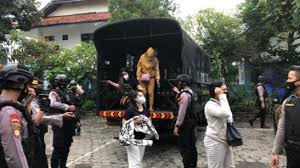 Lokasi eksekusi bisnis prostitusi online ini tak terpusat di satu tempat. Tarif Wah Prostitusi Online Di Solo Bisnis Esek Esek Yang Dilibas Gibran Suara Surakarta