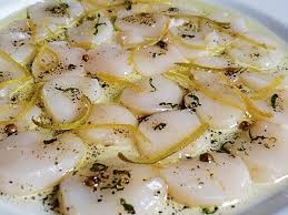 Carpaccio De Saint Jacques Aux Epices Et Aux Agrumes Confits D Apres Olivier Roellinger Recette Par Lafrancesa Recette Carpaccio Saint Jacques Carpaccio Recette Carpaccio