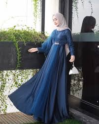 Asal baju pink tudung pun nak pink jgak. Glamor Ini 5 Dress Hijab Kondangan Warna Royal Blue Yang Mewah Semua Halaman Cewekbanget