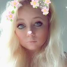 Hailey Davison's Instagram, Twitter & Facebook