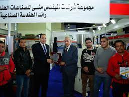 الشركات العارضة fashion dresses academic dress