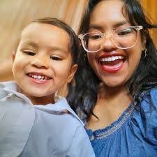 Kelly Steffes's Instagram, Twitter & Facebook