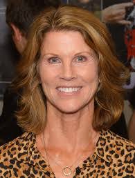 Leah Ayers's Instagram, Twitter & Facebook