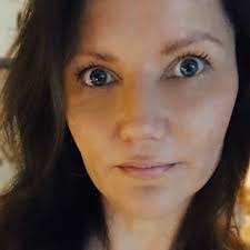 Beth Rawlings's Instagram, Twitter & Facebook