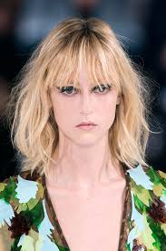From fine hair galleries to practical tips & tricks on adding fullness, find all you need here. Prom Hairstyles For Thin Hair Stylecaster