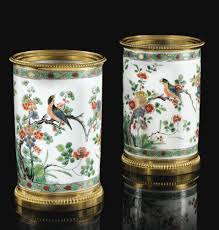 A Pair Of Famille Verte Kangxi Porcelain Vases 1662 1722 The Mounts Regence Cross Posted From Porcelaine De Chine Vase En Porcelaine Porcelaine Japonaise