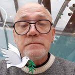 Daniel Kitzinger's Instagram, Twitter & Facebook