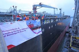 © disediakan oleh kompas.com direktur utama perusahaan gas negara (pgn) m haryo yunianto, direktur pt kilang pertamina internasional (kpi) djoko priyono, direktur utama pis erry widiastono. Dukung Alih Suplai Kilang Balongan Kilang Pertamina Cilacap Lakukan Pengapalan Perdana Pertalite Pertamina