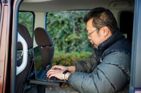 パソコン 車 の 中 夏