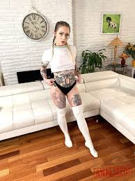 Foto mulher esfregando a buceta na cara do homem - Fotos de Mulher Pelada |  Super Nua