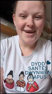 Mae hi'n ddydd Santes Dwynwen heddi. Diwrnod i ddathlu nawddsant caria...