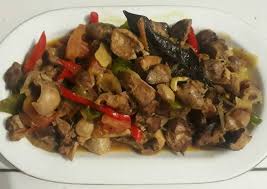 Pemakaian daun kunyit hanya untuk memperkuat rasa khas kunyit pada masakan ini. Blog Pendidikan Resep Hati Ampela Goreng
