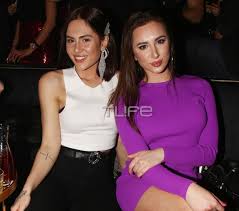 Η έλενα τσαγκρινού πριν γίνει ακόμη γνωστή στον καλλιτεχνικό χώρο και ξεκινήσει την καριέρα της στη μουσική, είχε εμφανιστεί στην εκπομπή του αντ1 ελλάδα έχεις. Elena Tsagkrinoy Bradinh E3odos Me Thn Aderfh Ths Des Thn Omoiothta Toys Pics Tlife Tvnea Gr