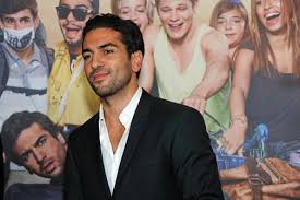 Beim filmball 2016 in münchen zeigte sich m'barek 2016 gemeinsam mit der medizinstudentin julia czechner. Totale Uberfullung Polizei Sagt Auftritt Von Elyas M Barek Ab Elyas Gohte Elyas M Barek