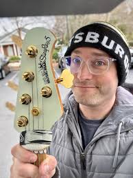 Learn how to play "Doctor Doctor" by UFO by reading sheet and tab and  listening only the bass: