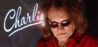 Charlie, Malek Andrea, Belmondo és a kubai Elsa Valle ma este!