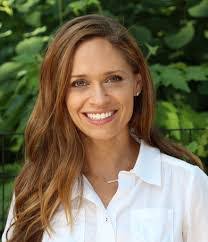 Melanie Baum's Instagram, Twitter & Facebook