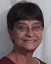 Lynette Ogden's Instagram, Twitter & Facebook